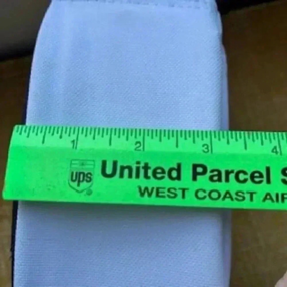 NEW Sanrio Hello Kitty Full Zip Around Lunchbox NWOT - Picture 11 of 11